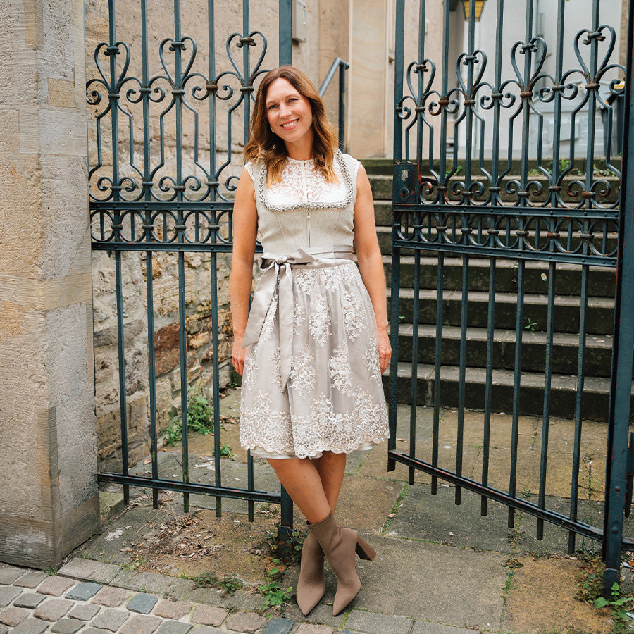 0925_CR_Blog_Dirndl2.jpg