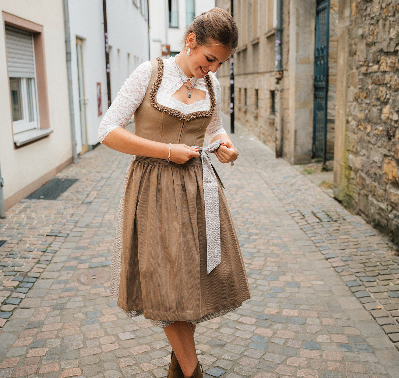 0925_CR_Blog_Dirndl4.jpg