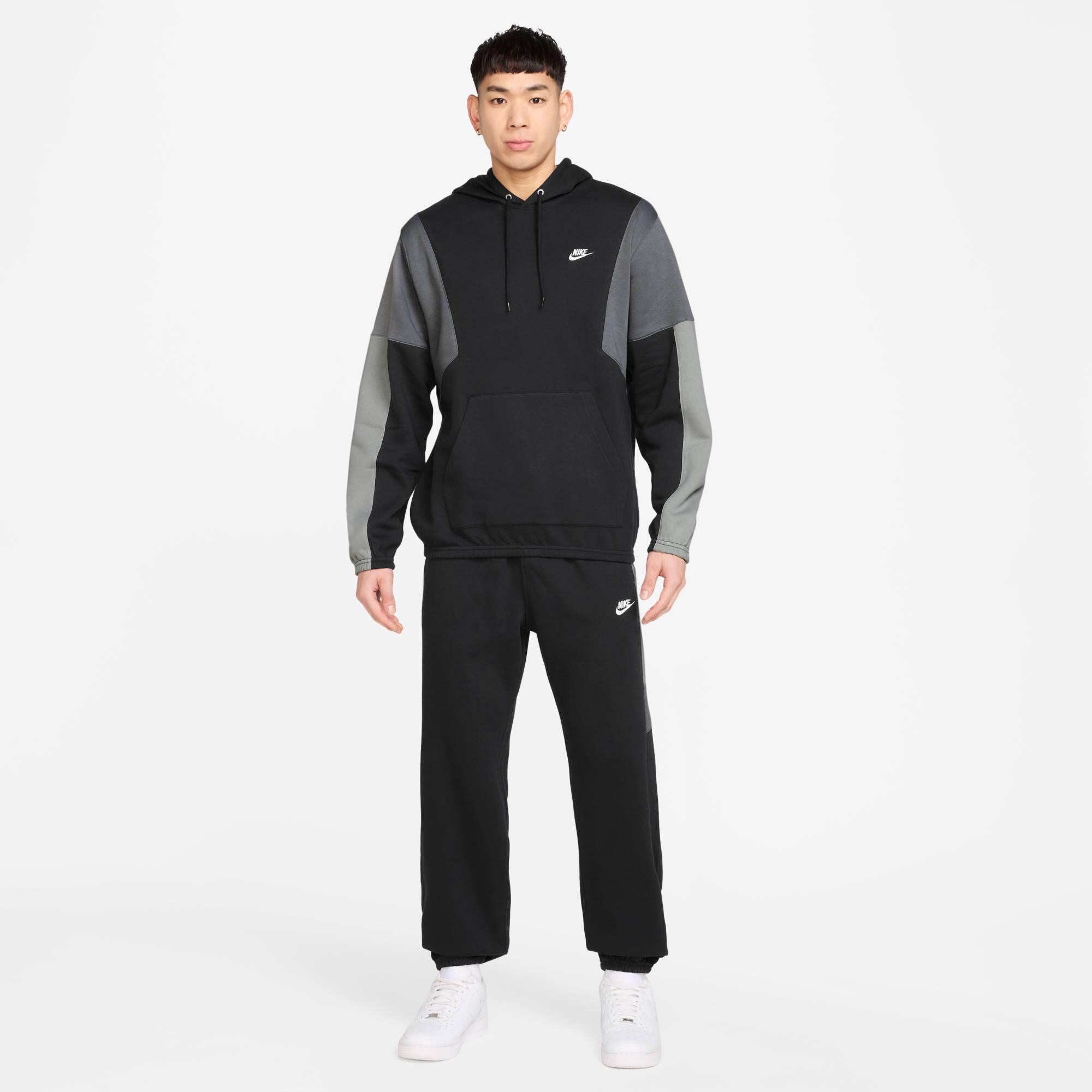 Trainingsanzug NIKE CLUB - 010-BLACK/LT SMOKE GREY/SMOKE - Schwarz