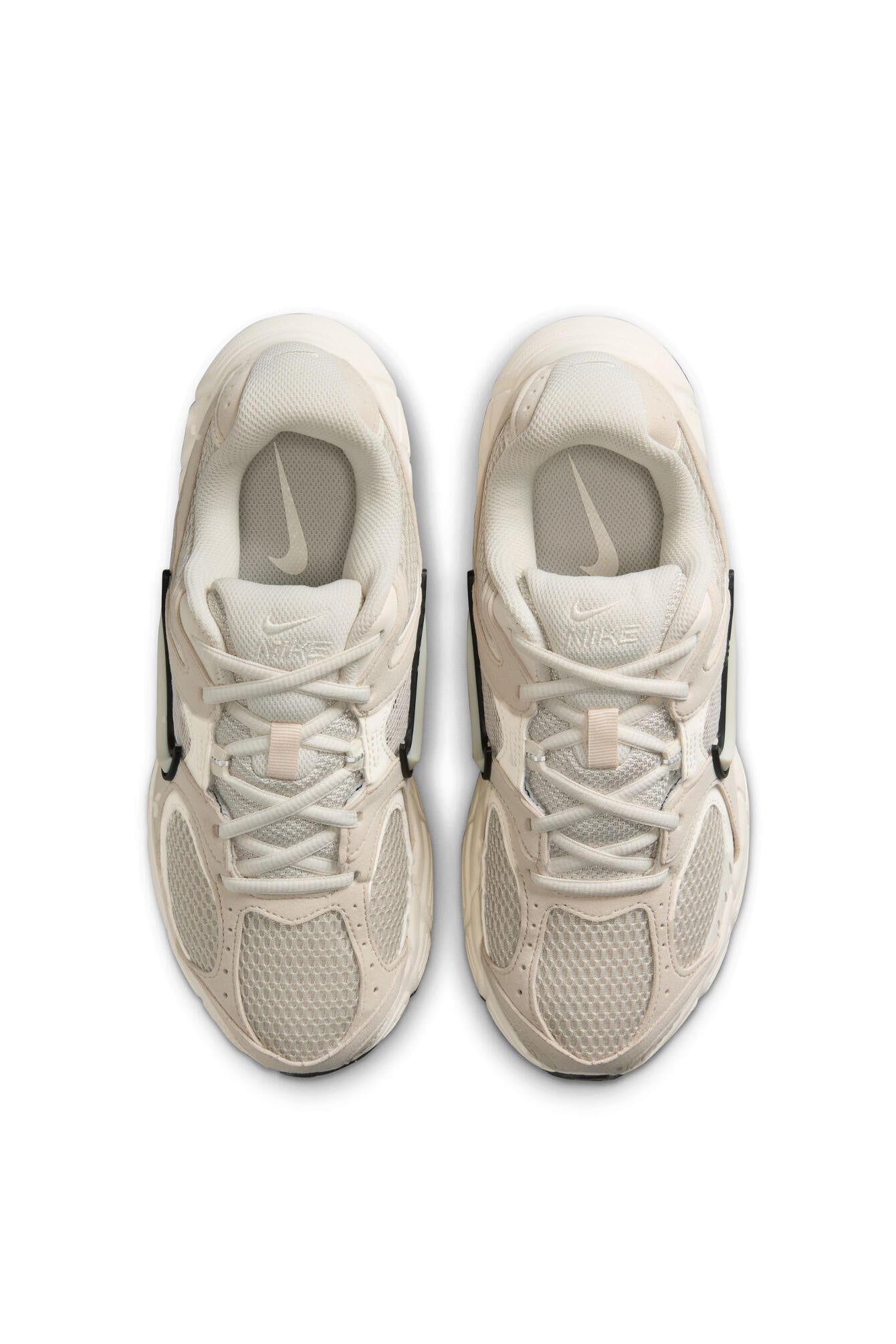 Sneaker NIKE V5 RNR - 100-LT OREWOOD BRN/PALE IVORY- - Beige