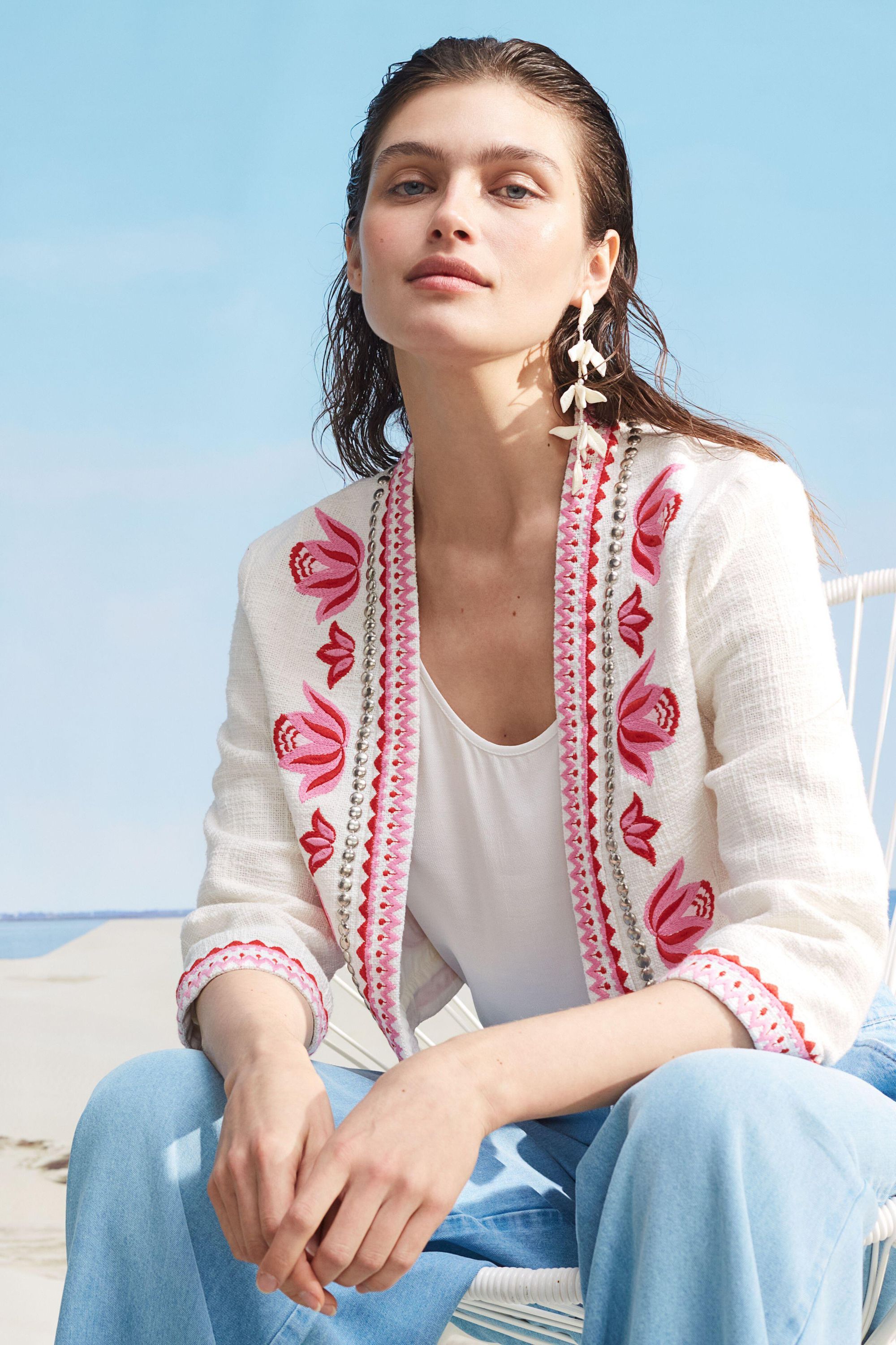 Bolerojacke mit Stickerei - 0103-white red - Rot