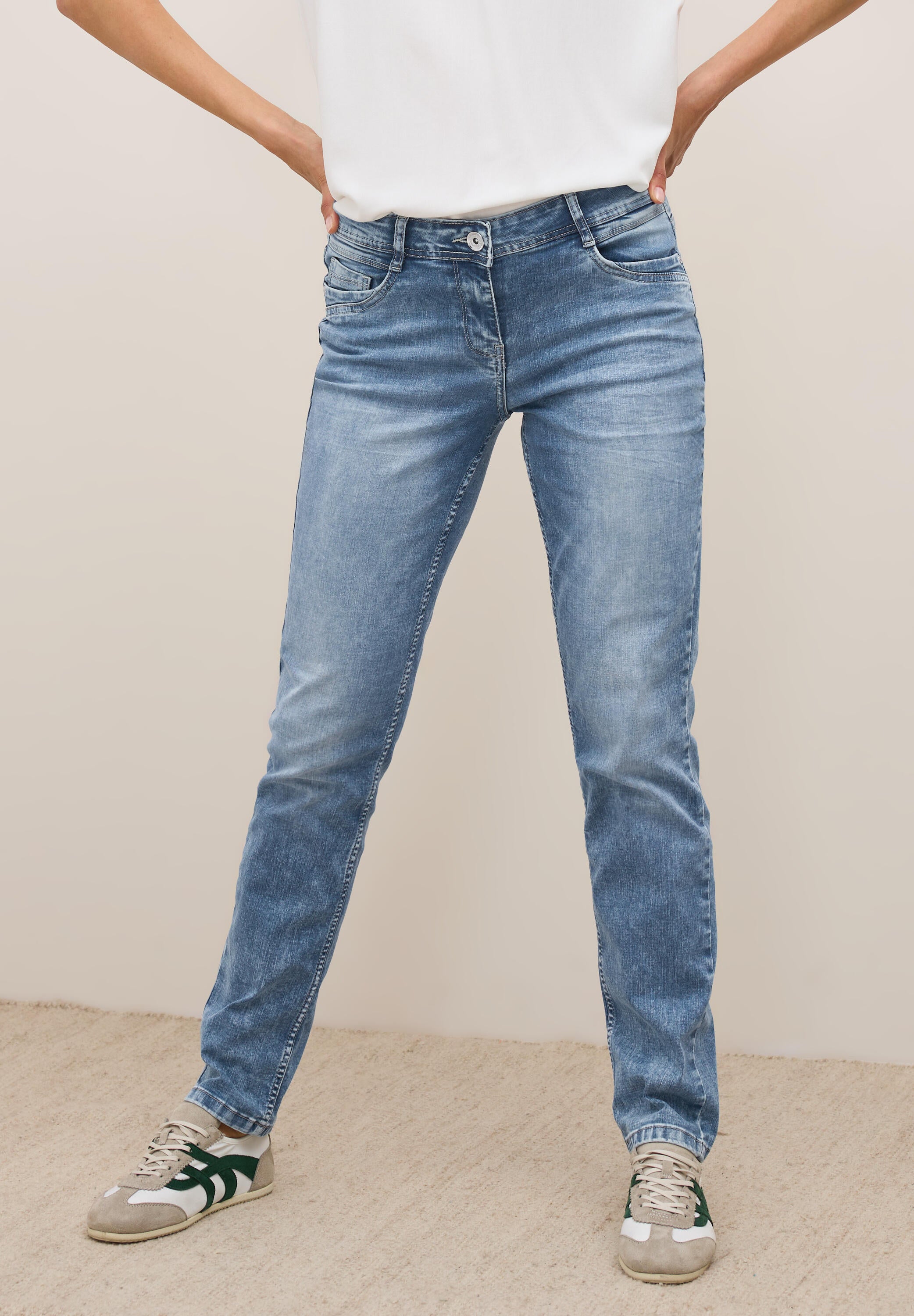 Jeans SCARLETT Slim Fit - 15925 light blue wash - Blau