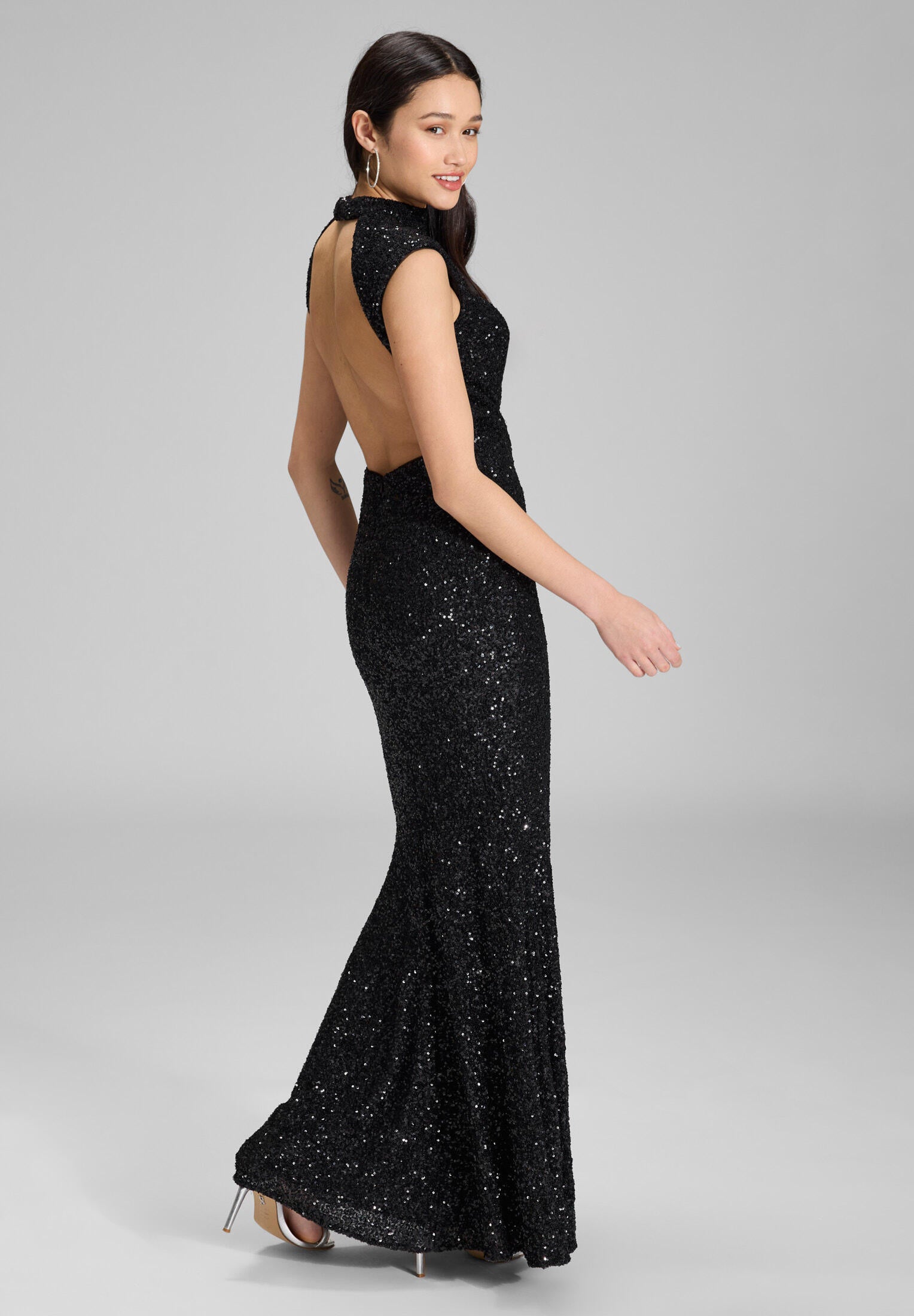 Paillettenkleid Maxi mit Rückenausschnitt - 100 - Schwarz