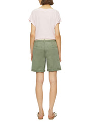 Bermuda-Shorts mit geflochtenem Gürtel - 7369-GREEN - Grün