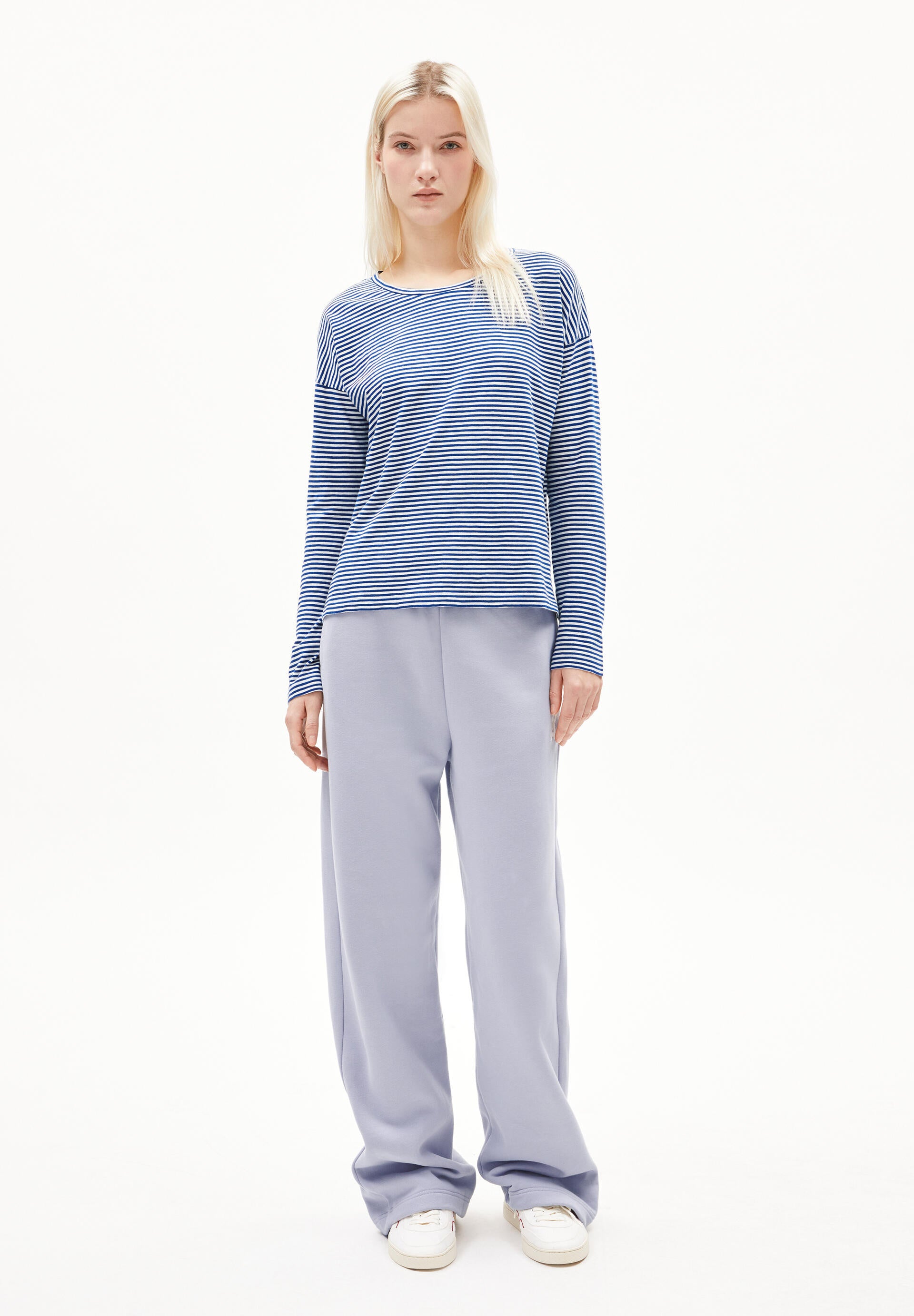 Oversized Langarmshirt aus Bio-Baumwolle - 2997-oatmilk-lapis blue - Blau