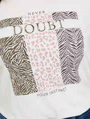 T-Shirt aus Baumwolle mit Print - Cloud Dancer/NEVER DOUBT YOUR - Weiß