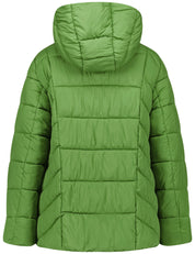 Taillierte Winterjacke mit Tunnelzug - 05700 TREETOP GREEN - Grün