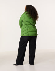 Taillierte Winterjacke mit Tunnelzug - 05700 TREETOP GREEN - Grün