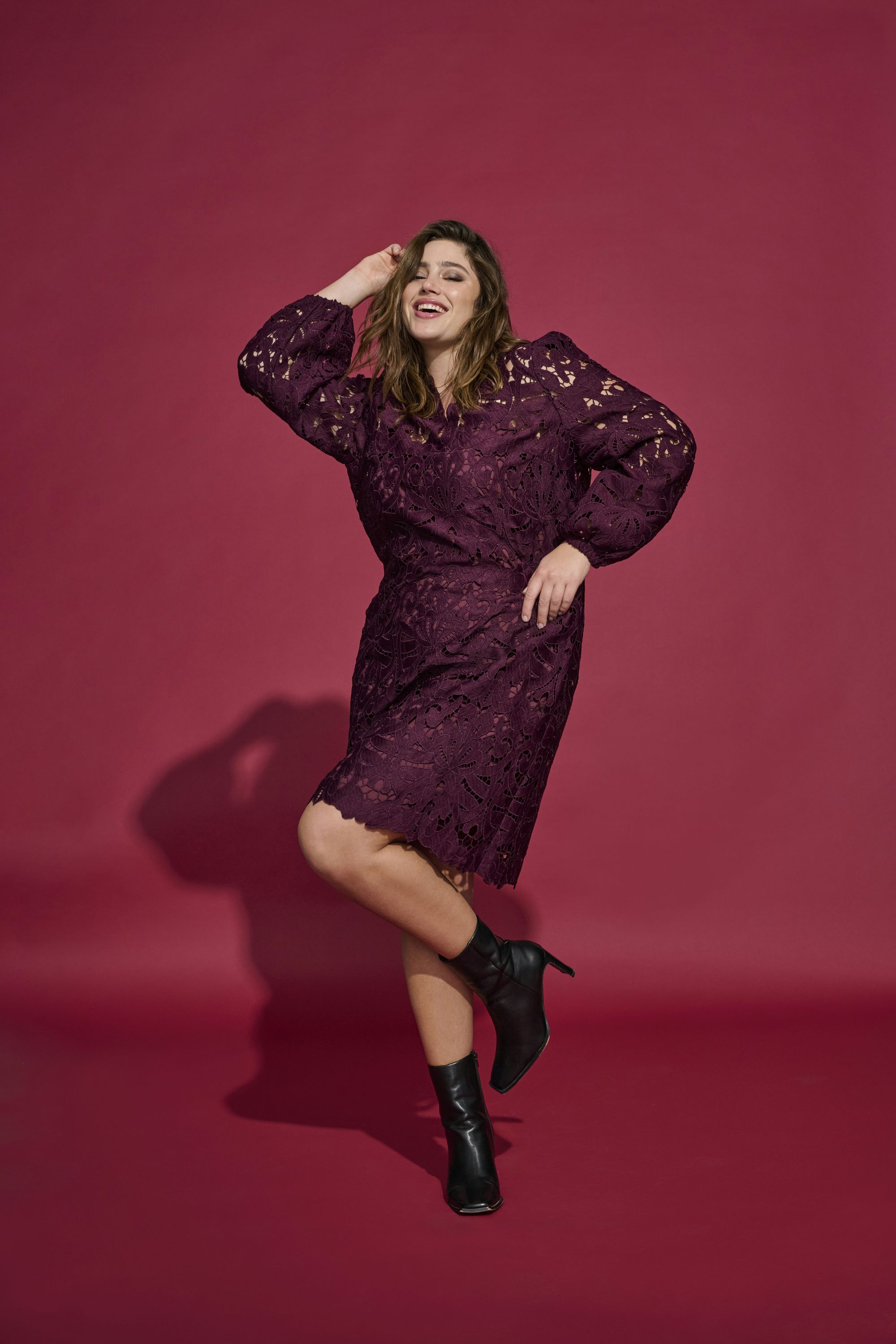 Spitzenkleid Midi mit V-Ausschnitt - Winetasting - Violett