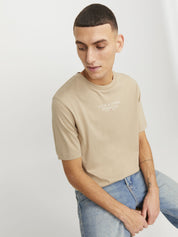 T-Shirt mit Logoprint - Fields Of Rye - Beige