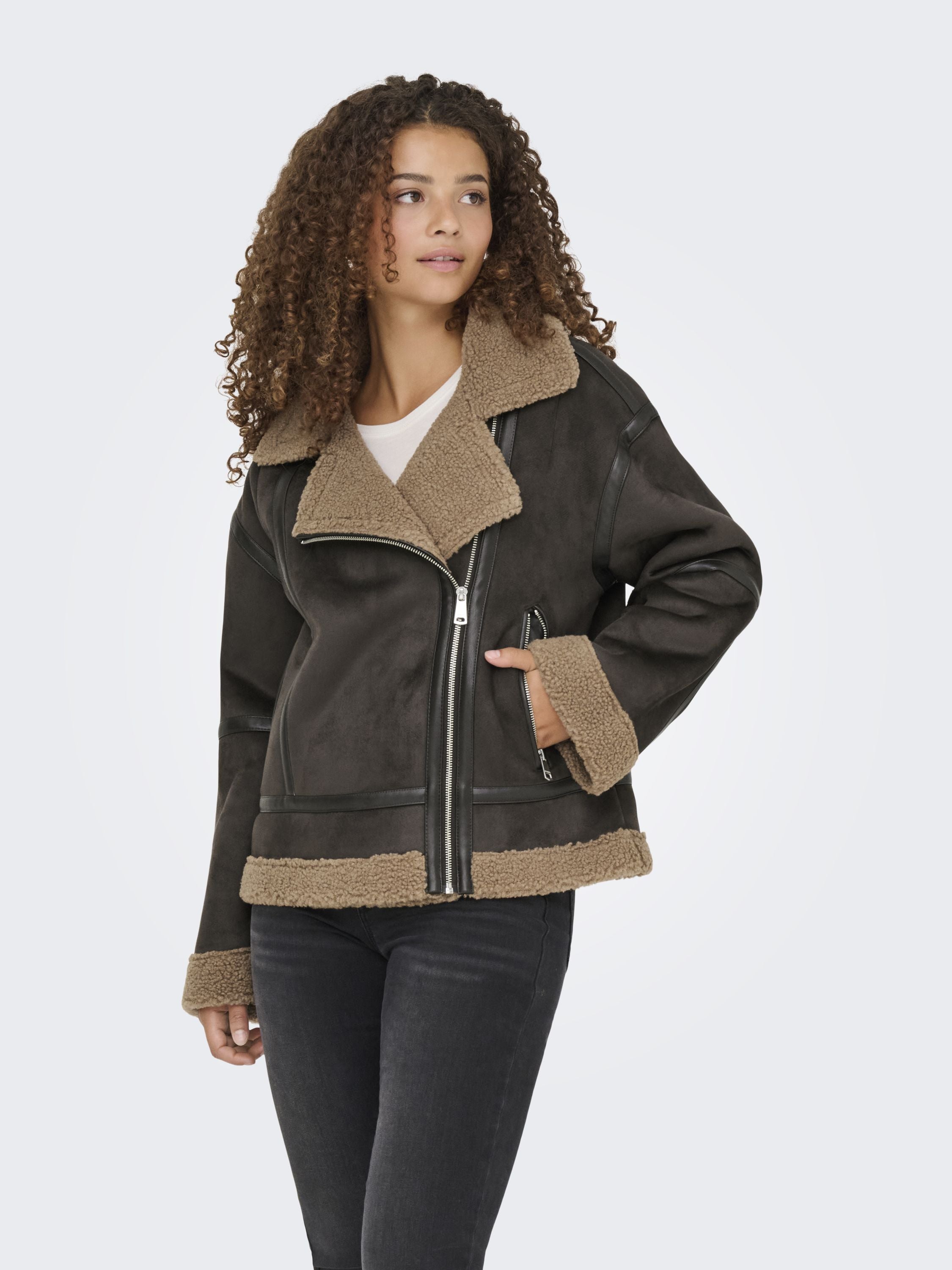 Jacke ONLKENDRA oversized - Chocolate Torte/COCOA CRÉME - Braun