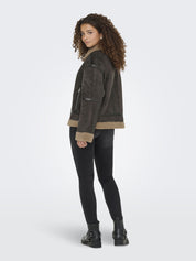 Jacke ONLKENDRA oversized - Chocolate Torte/COCOA CRÉME - Braun