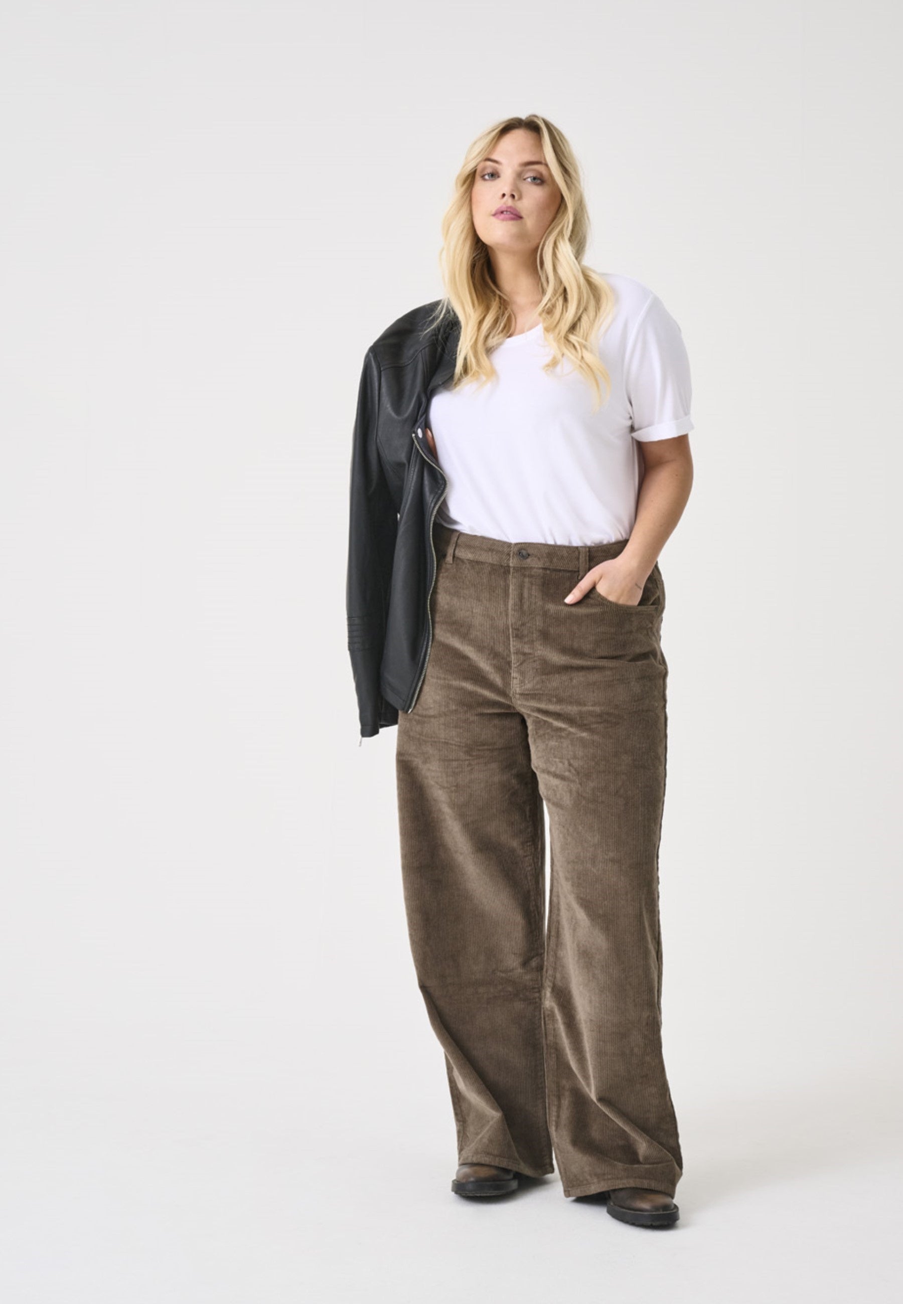 Cordhose Wide Leg - Morel - Braun