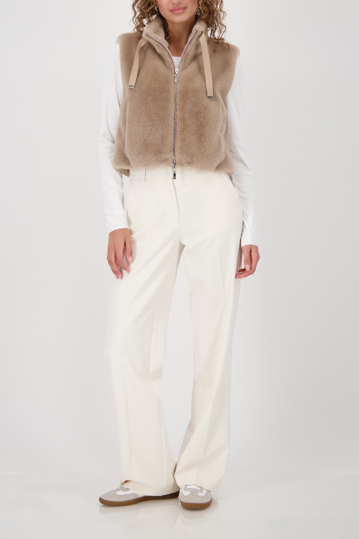 Weste aus Fun Fur - 517 truffle - Beige