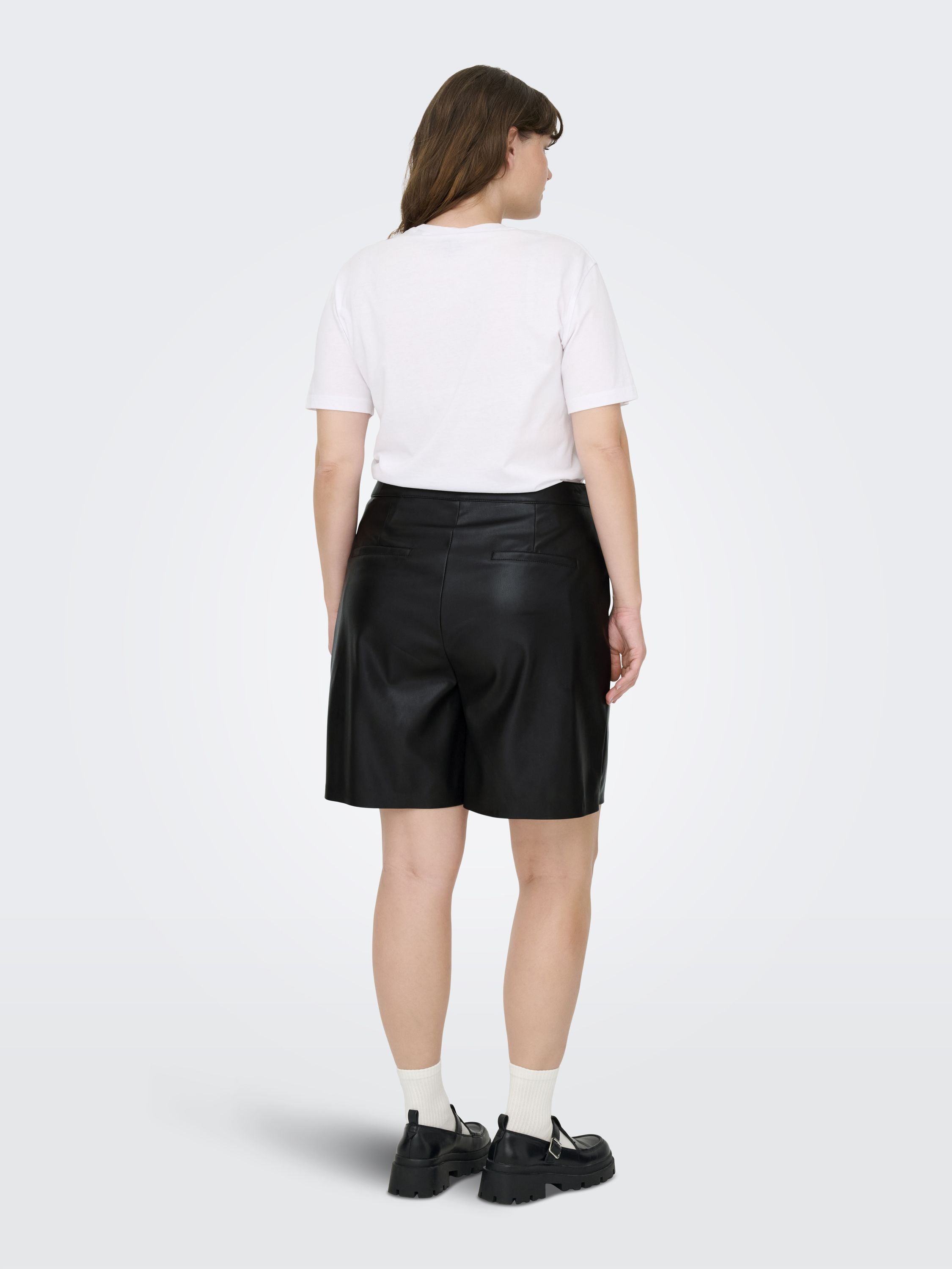 Shorts in Lederoptik Regular Fit - Black - Schwarz