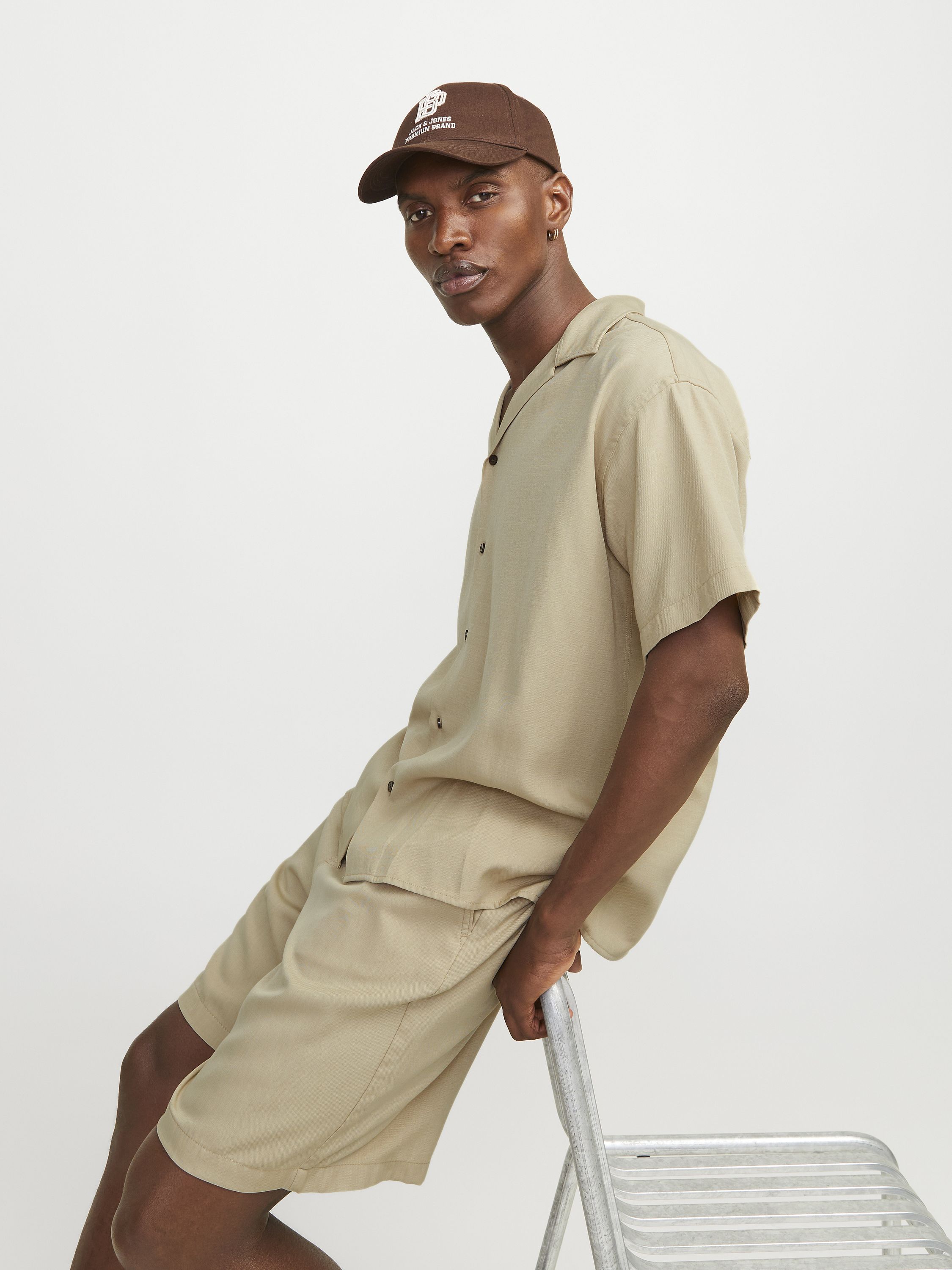 RELAX FIT - Beige