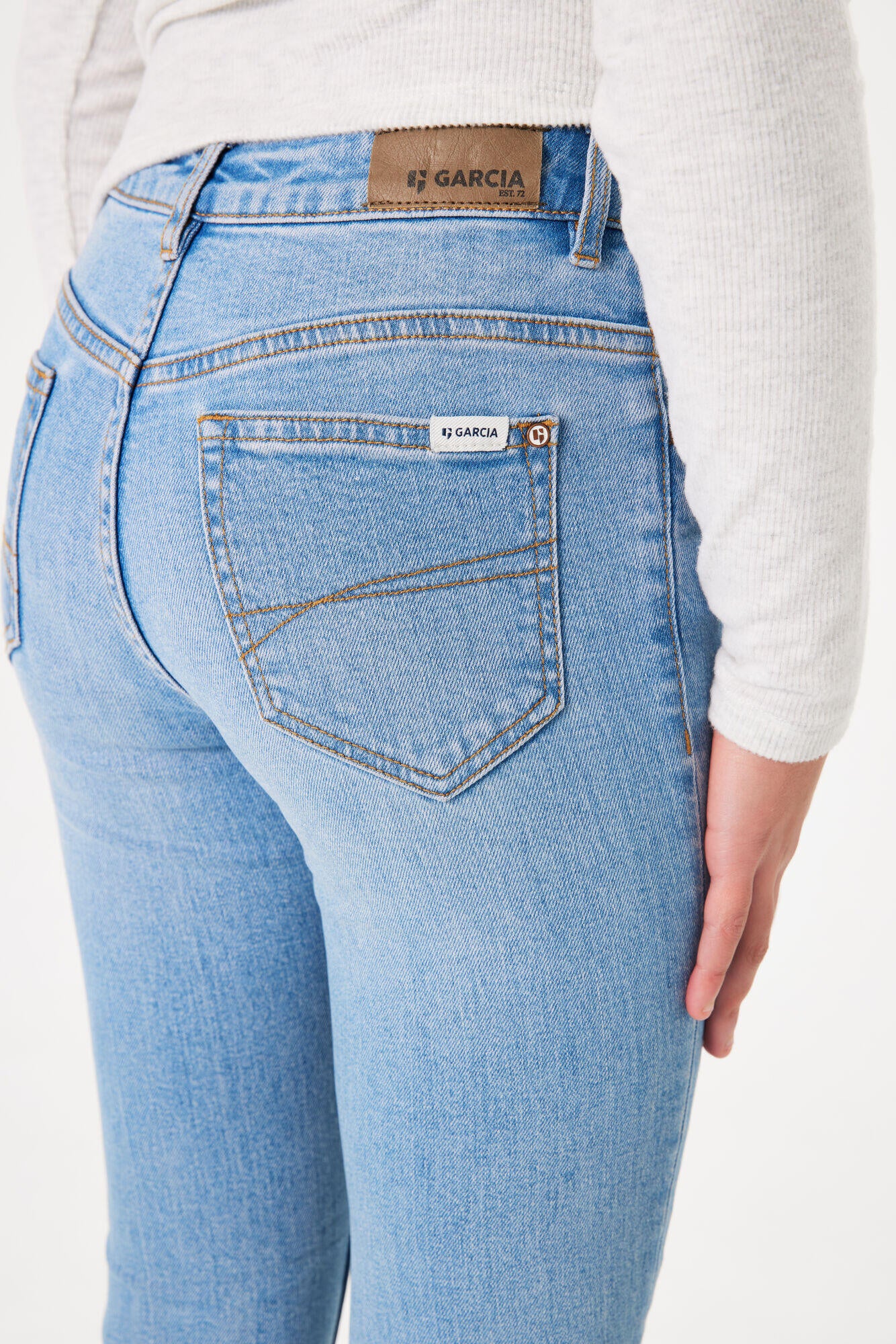 Jeans mit ausgestelltem Bein - 6397 - Blau