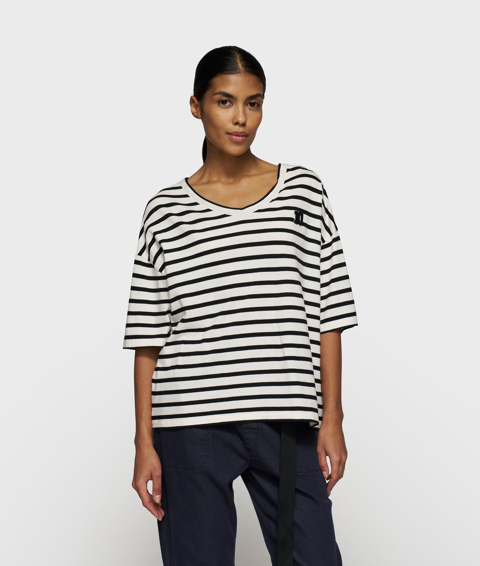T-Shirt aus Bio-Baumwolle - 3006-ecru/black - Creme