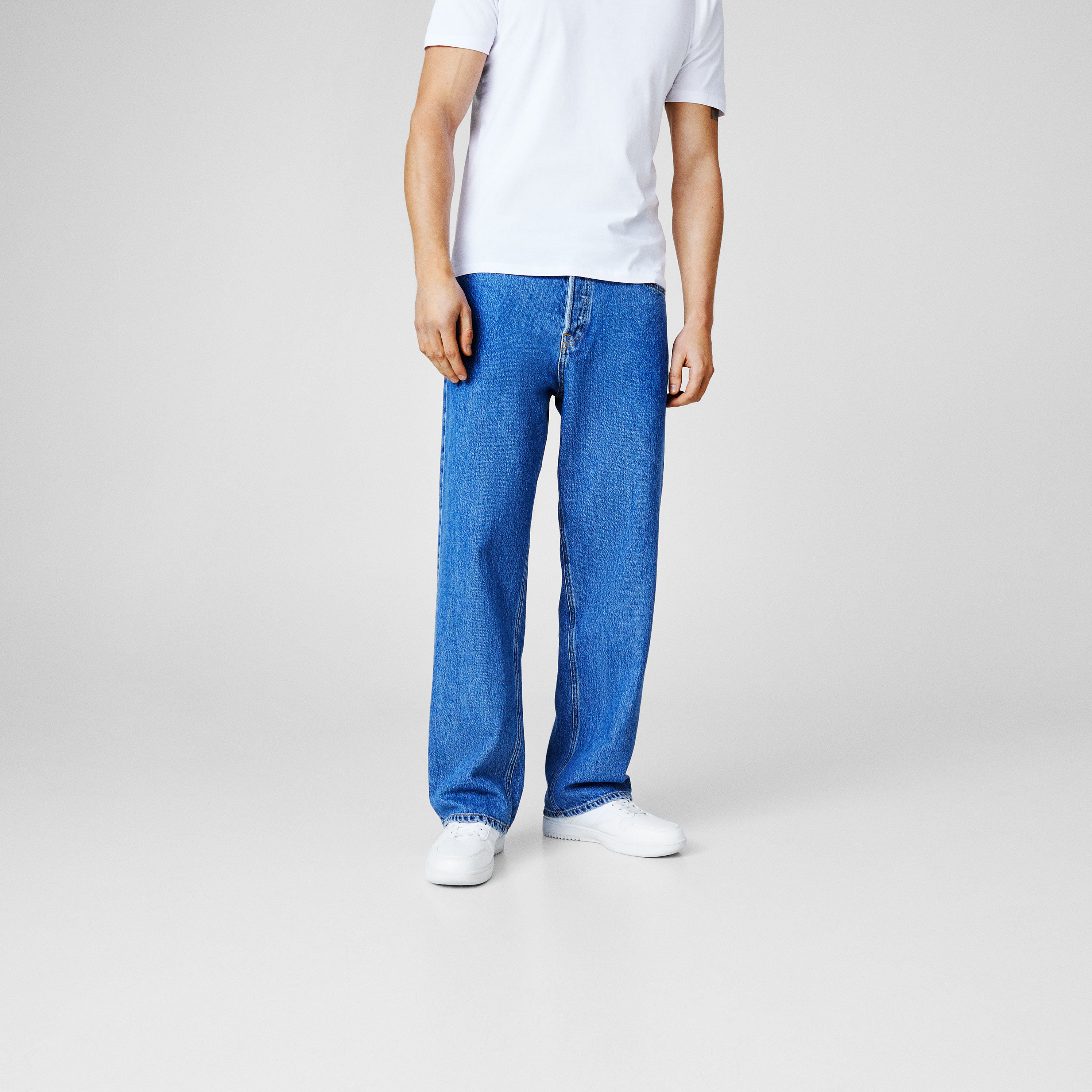 Straight Jeans