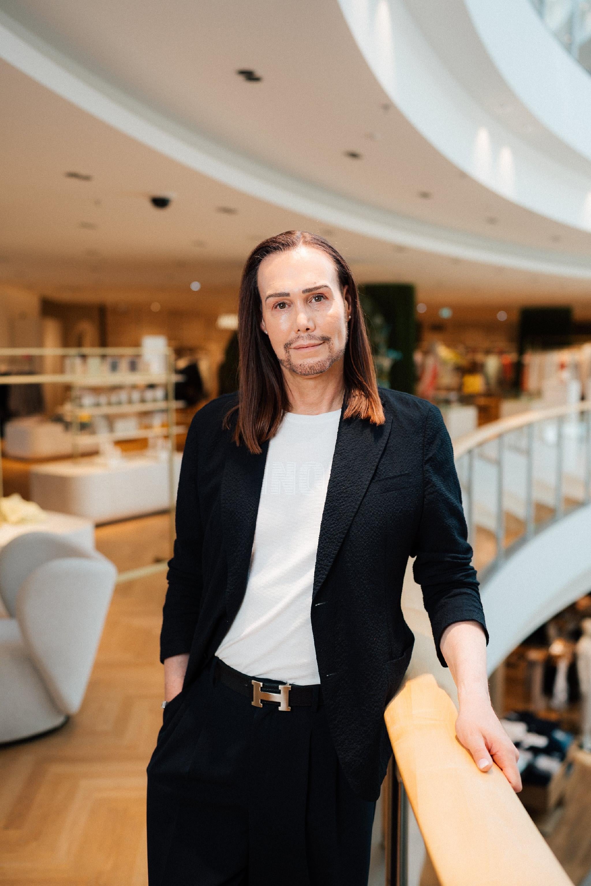 JR_0725_Michael_Mueller_PersonalShopper.jpg