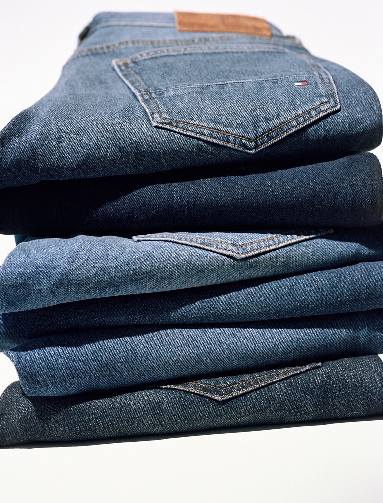 Tommy-Hilfig_fall_winter_2024_original_FA24_WOH_SEPT_STILL_MSW_DENIM_V3_RGB_300_39L.webp